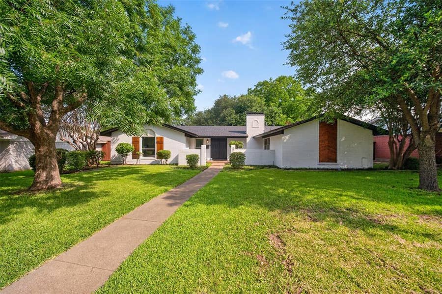 Property photo for 3919 Ridgeoak Way, Farmers Branch, TX