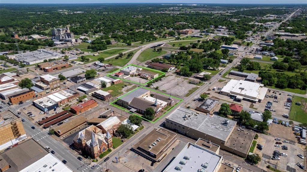 2615 Crockett Street, Greenville, TX 75401 2615 Crockett Street, Greenville, TX 75401