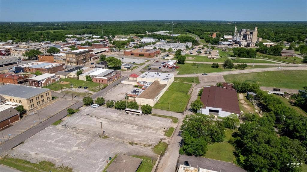 2615 Crockett Street, Greenville, TX 75401 2615 Crockett Street, Greenville, TX 75401