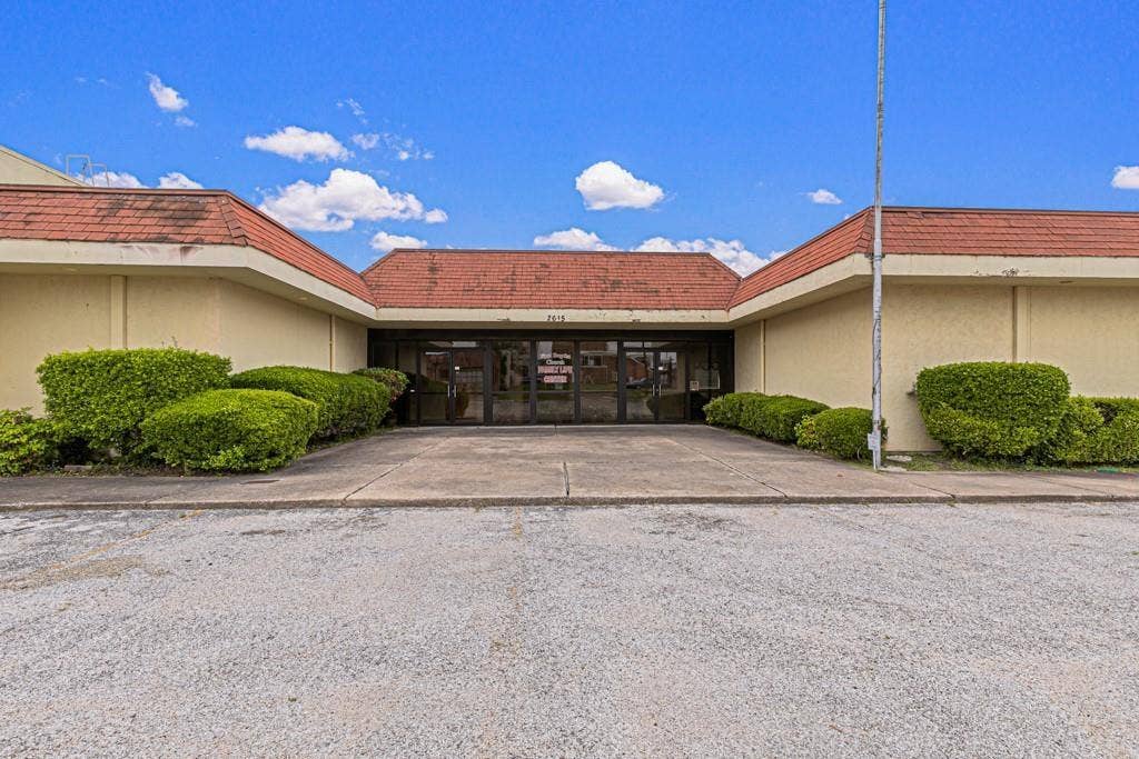 2615 Crockett Street, Greenville, TX 75401 2615 Crockett Street, Greenville, TX 75401