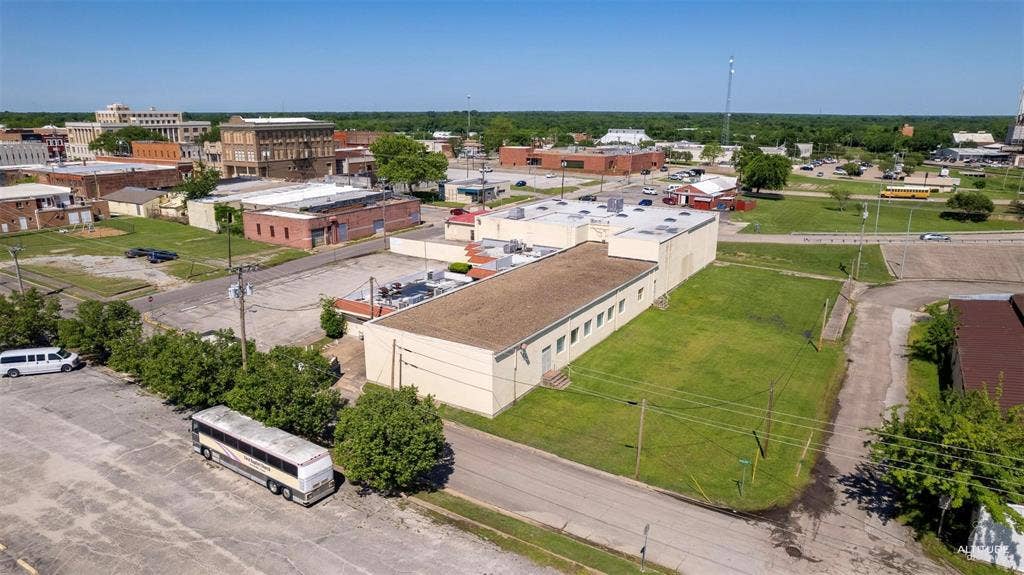 2615 Crockett Street, Greenville, TX 75401 2615 Crockett Street, Greenville, TX 75401