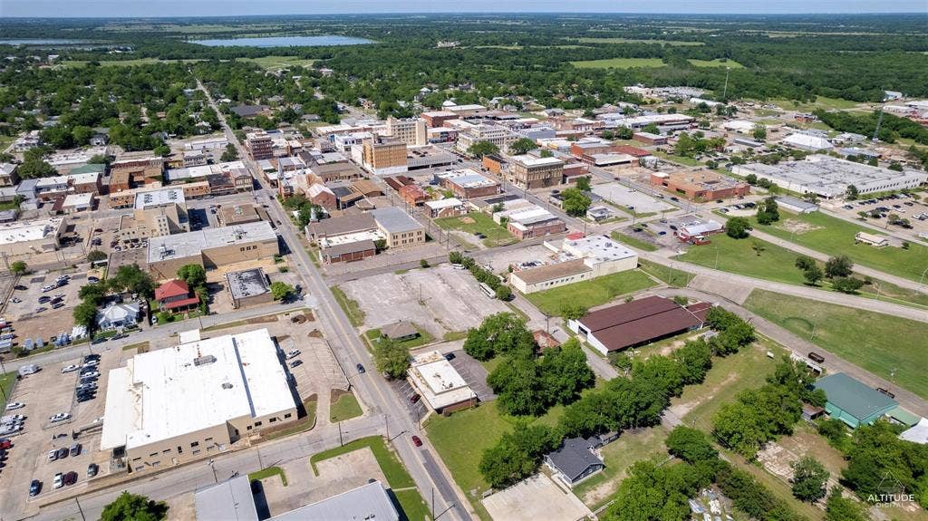 2615 Crockett Street, Greenville, TX 75401 2615 Crockett Street, Greenville, TX 75401
