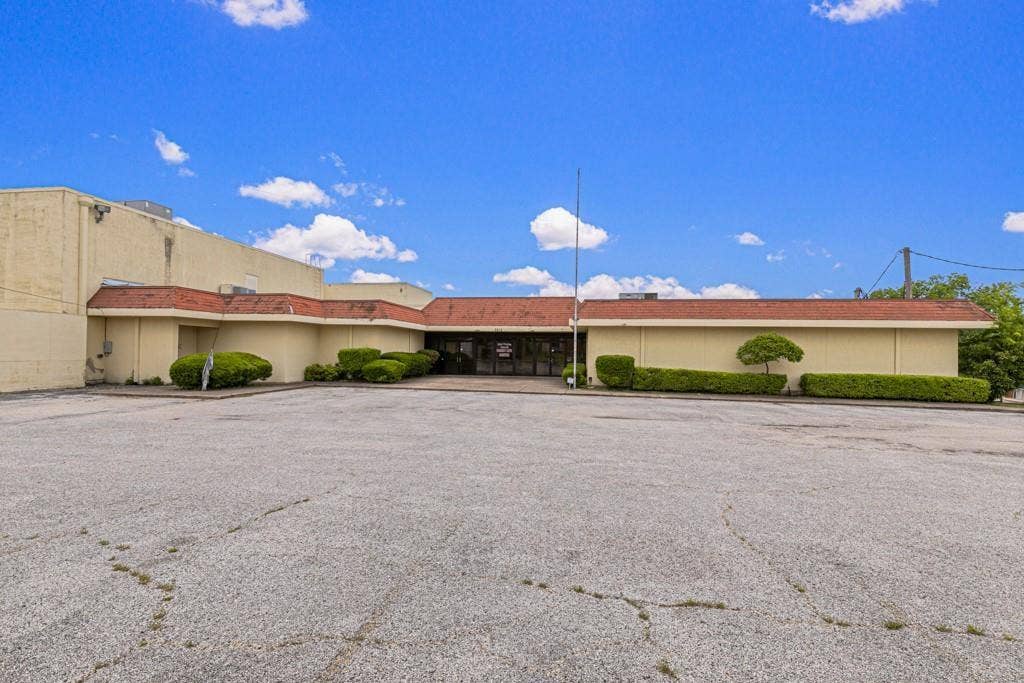 2615 Crockett Street, Greenville, TX 75401 2615 Crockett Street, Greenville, TX 75401
