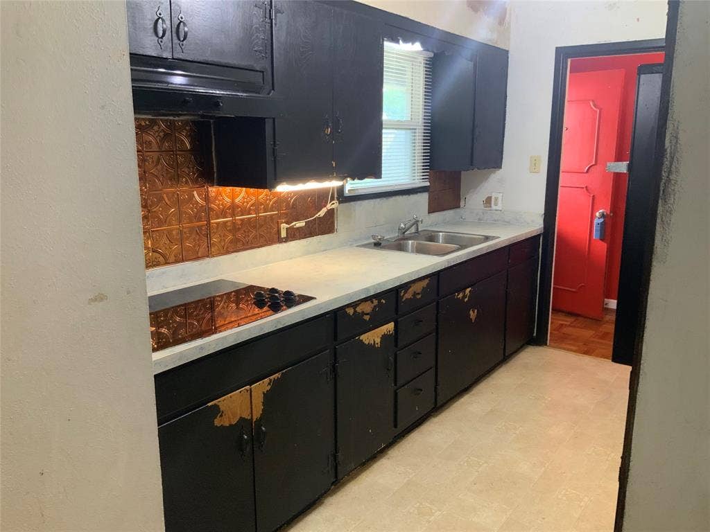 1421 N 9th Street, Midlothian, TX 76065 1421 N 9th Street, Midlothian, TX 76065