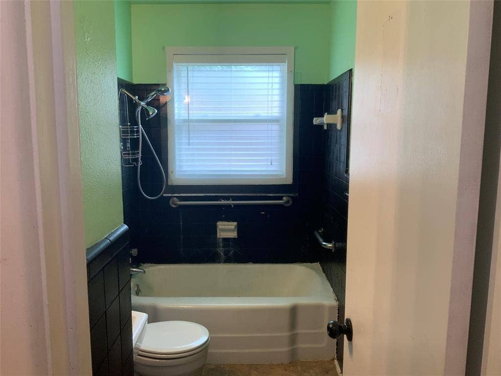 1421 N 9th Street, Midlothian, TX 76065 1421 N 9th Street, Midlothian, TX 76065
