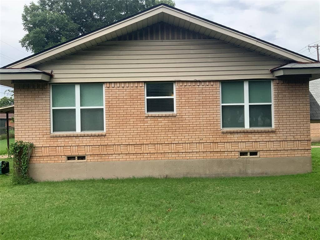 1421 N 9th Street, Midlothian, TX 76065 1421 N 9th Street, Midlothian, TX 76065