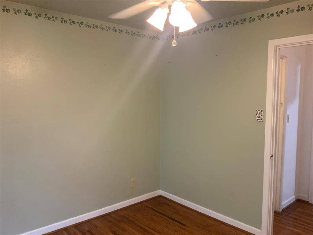 1421 N 9th Street, Midlothian, TX 76065 1421 N 9th Street, Midlothian, TX 76065