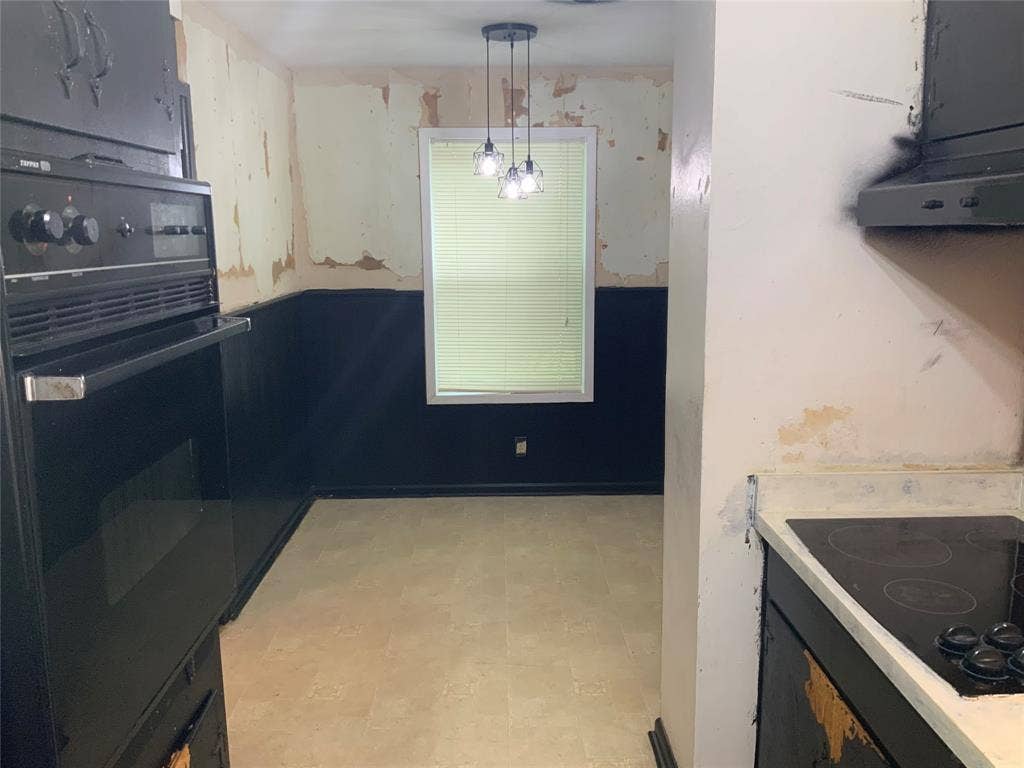 1421 N 9th Street, Midlothian, TX 76065 1421 N 9th Street, Midlothian, TX 76065