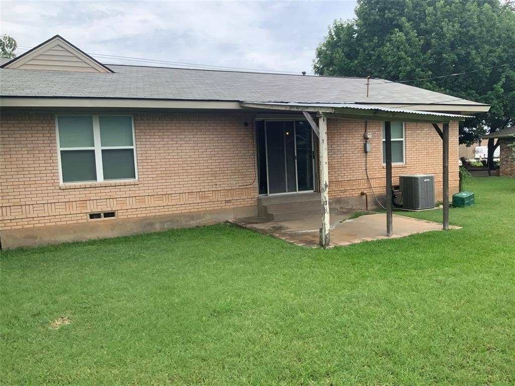 1421 N 9th Street, Midlothian, TX 76065 1421 N 9th Street, Midlothian, TX 76065