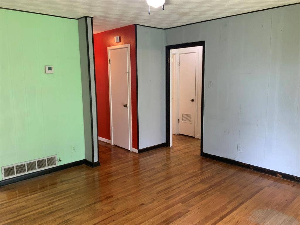 1421 N 9th Street, Midlothian, TX 76065 1421 N 9th Street, Midlothian, TX 76065