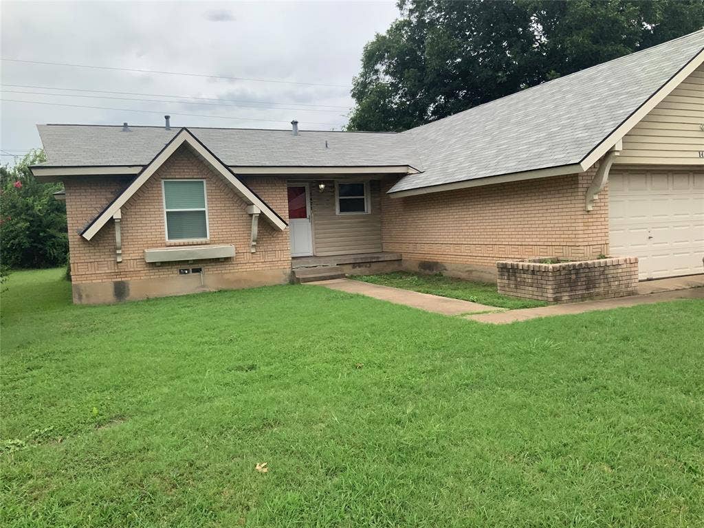 1421 N 9th Street, Midlothian, TX 76065 1421 N 9th Street, Midlothian, TX 76065