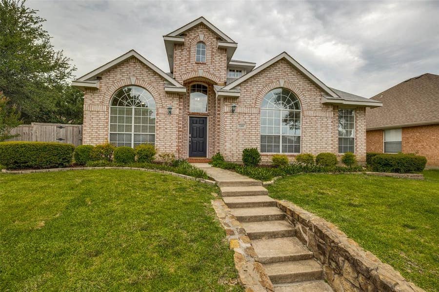Property photo for 3301 Mosswood Drive, Plano, TX