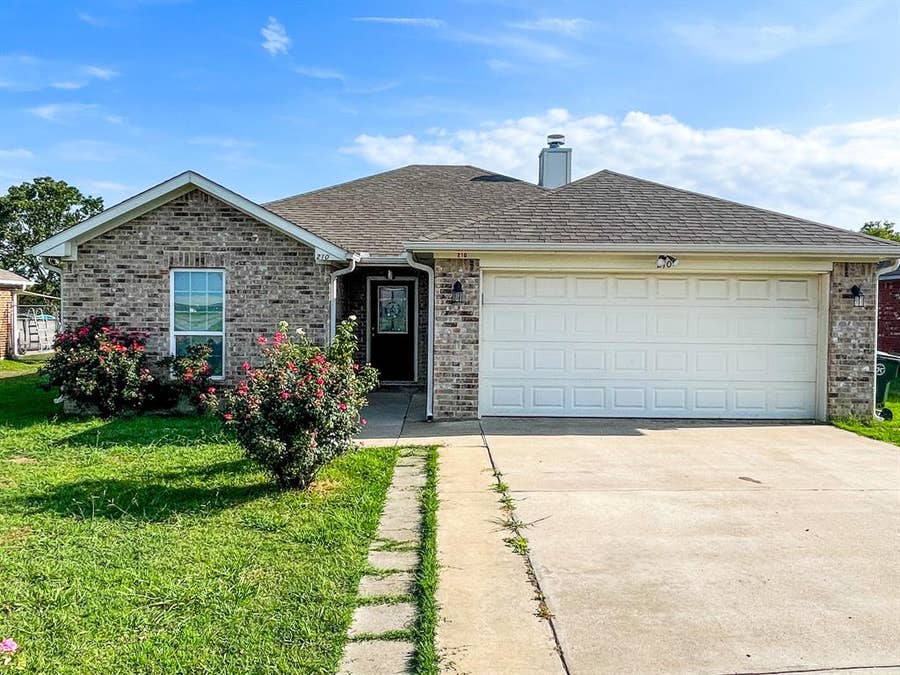 Property photo for 210 Paschall, Mabank, TX