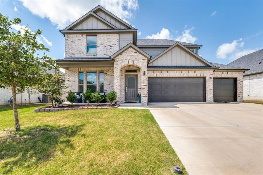 Property photo for 456 Leopold Trail, Waxahachie, TX