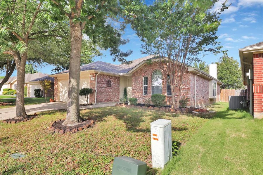 Property photo for 12109 Angel Food Lane, Fort Worth, TX