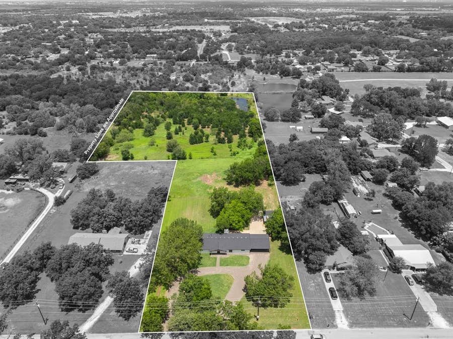 Property photo for 616 E Moonlight Drive, Robinson, TX