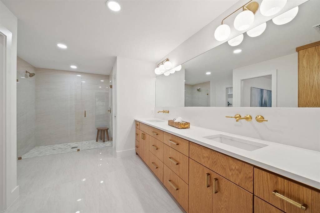 6317 E University Boulevard, Dallas, TX 75214 6317 E University Boulevard, Dallas, TX 75214