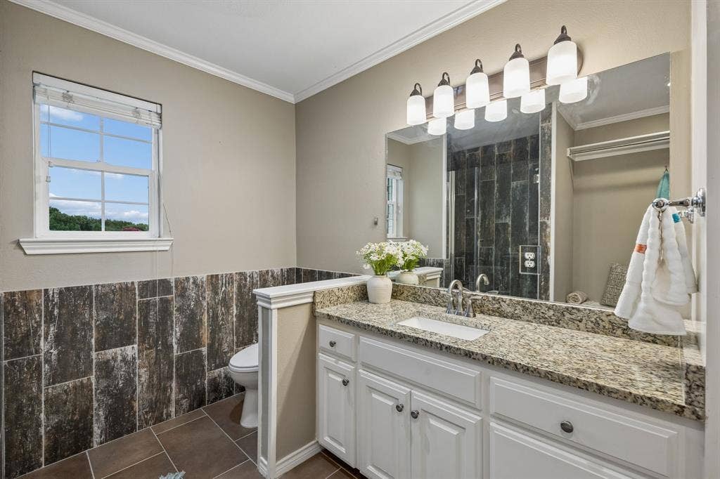 1700 Rock Ridge Road, Lucas, TX 75002 One of 2 large upstairs bathrooms.