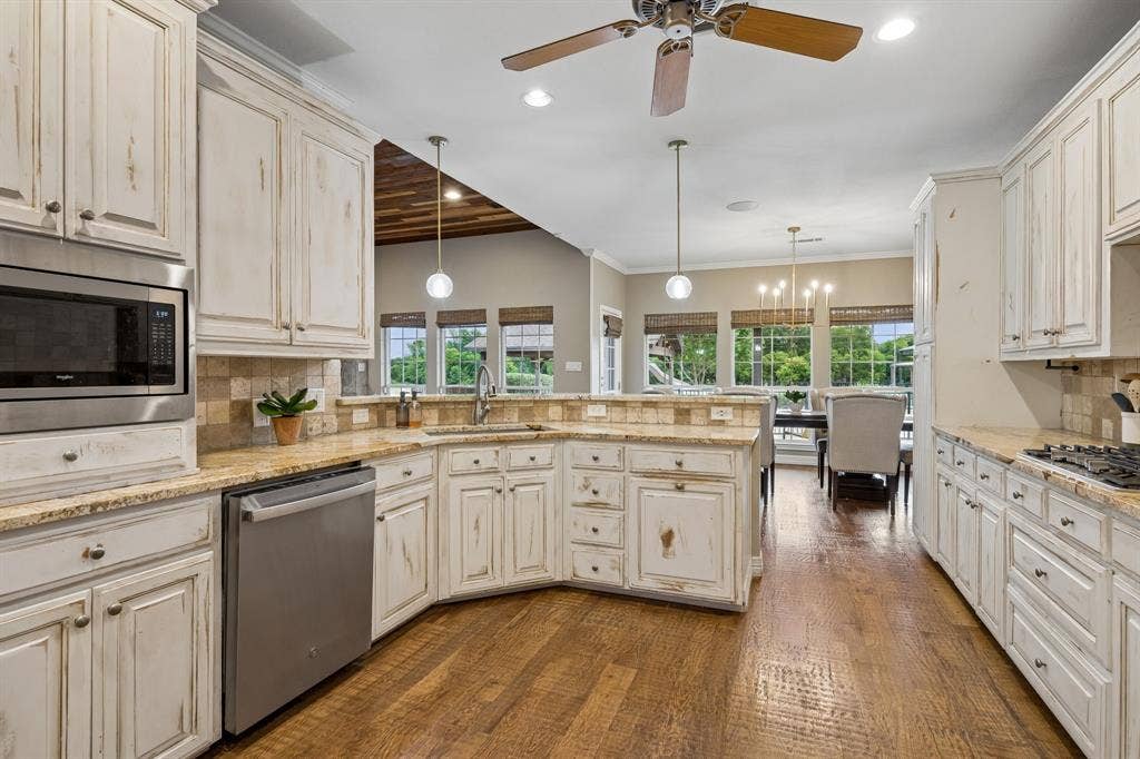 1700 Rock Ridge Road, Lucas, TX 75002 The kitchen today prior to updating.