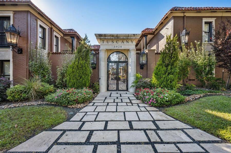 Property photo for 5932 Sandhurst Lane, #216, Dallas, TX