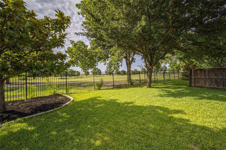 Property photo for 9601 Links Fairway Drive, Rowlett, TX