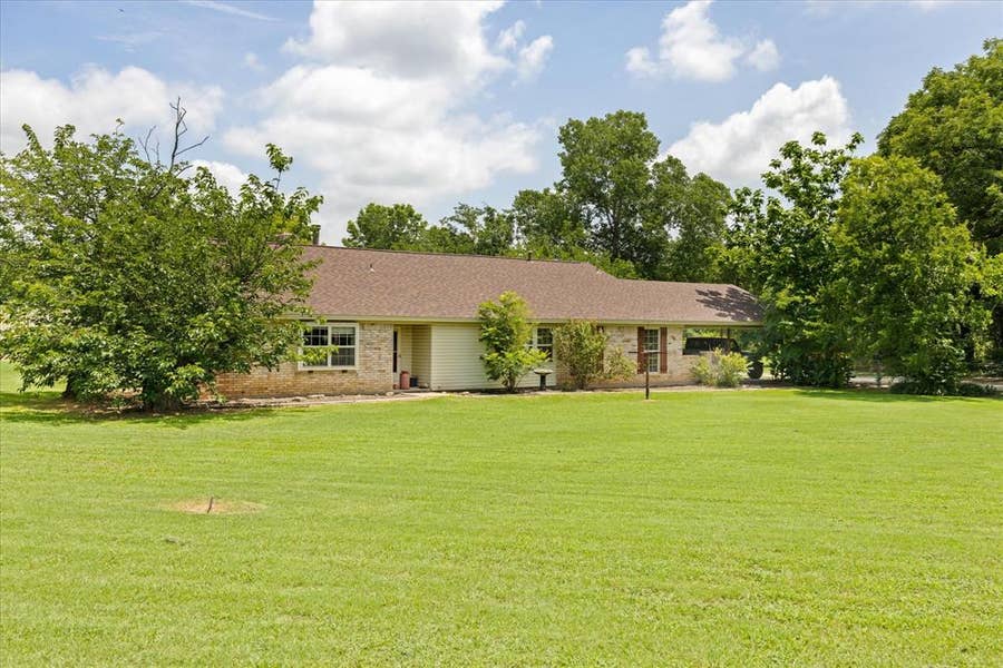 Property photo for 4210 Waples Road, Granbury, TX
