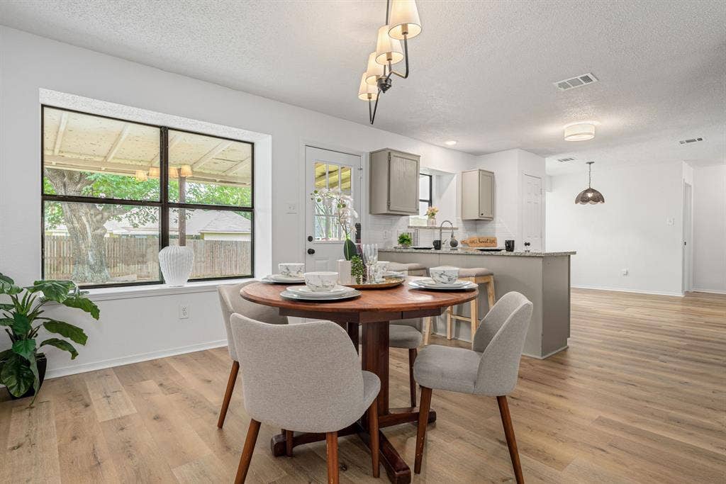 1230 Castleman Drive, Cedar Hill, TX 75104 1230 Castleman Drive, Cedar Hill, TX 75104