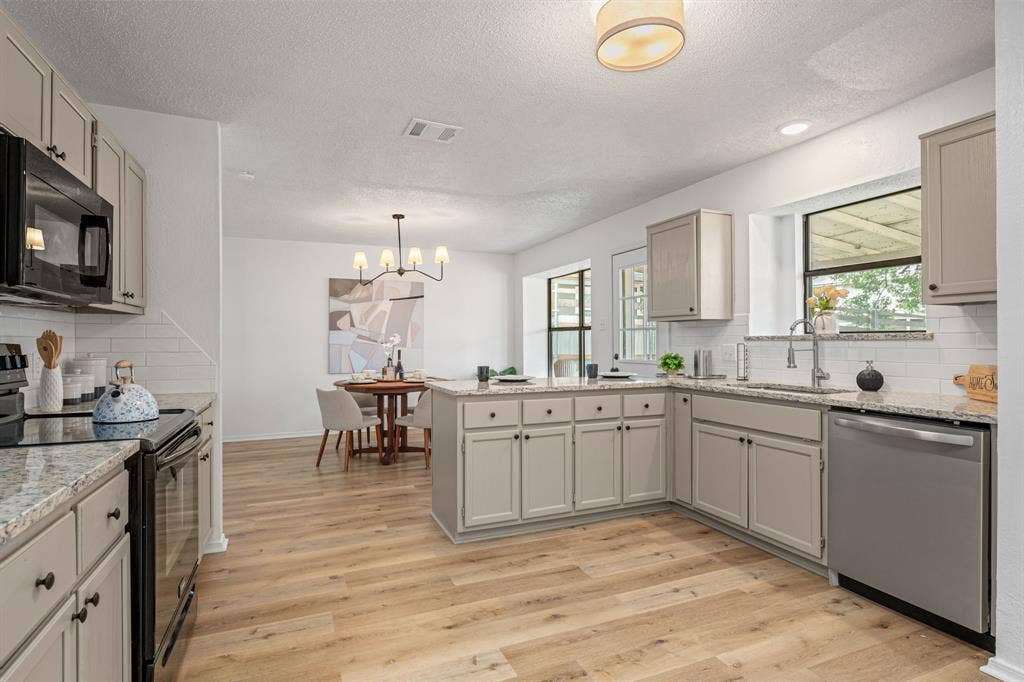 1230 Castleman Drive, Cedar Hill, TX 75104 1230 Castleman Drive, Cedar Hill, TX 75104