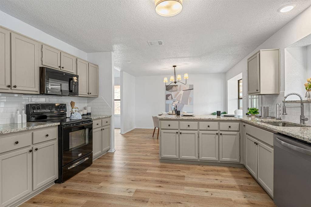 1230 Castleman Drive, Cedar Hill, TX 75104 1230 Castleman Drive, Cedar Hill, TX 75104
