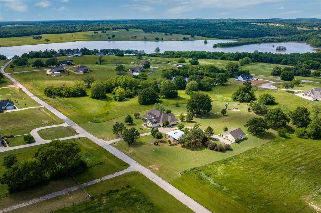 5270 Saddle Ridge Court, Athens, TX 75752 5270 Saddle Ridge Court, Athens, TX 75752