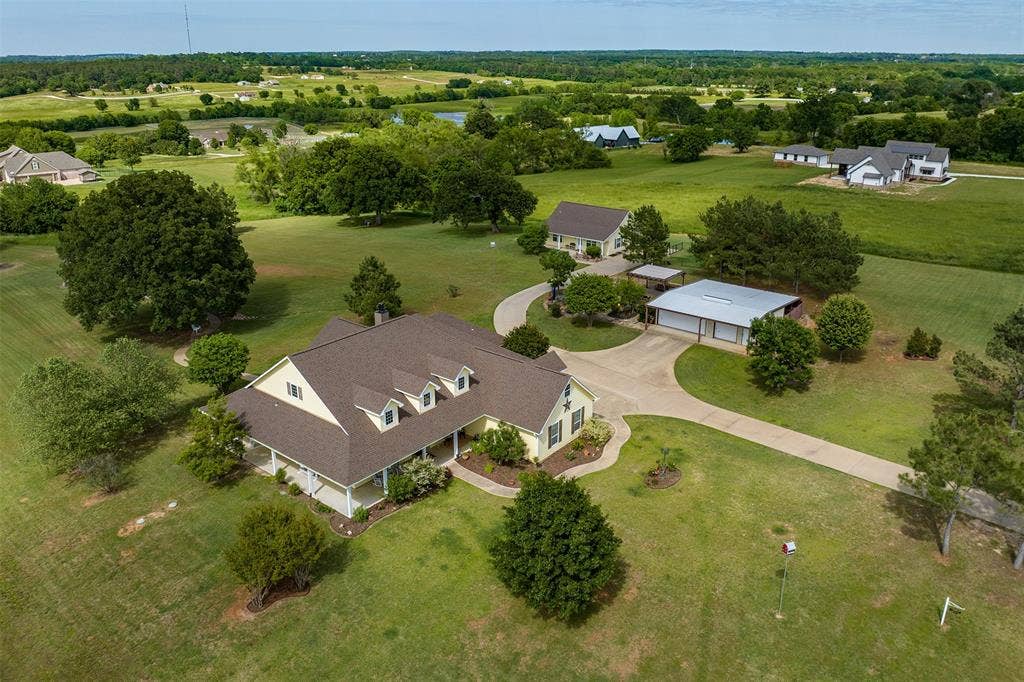 5270 Saddle Ridge Court, Athens, TX 75752 5270 Saddle Ridge Court, Athens, TX 75752
