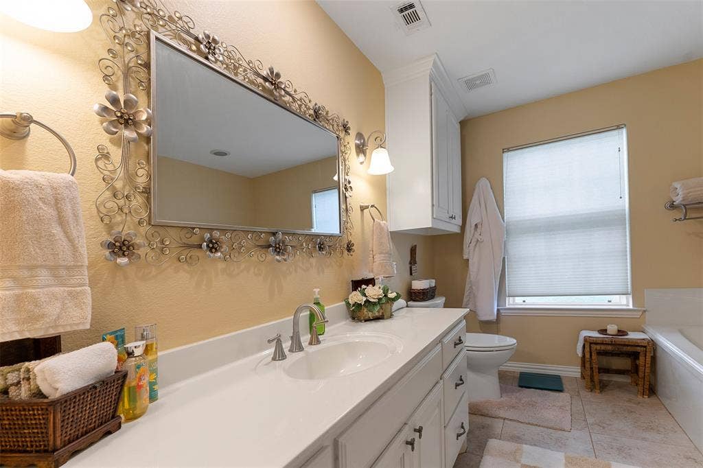 5270 Saddle Ridge Court, Athens, TX 75752 5270 Saddle Ridge Court, Athens, TX 75752