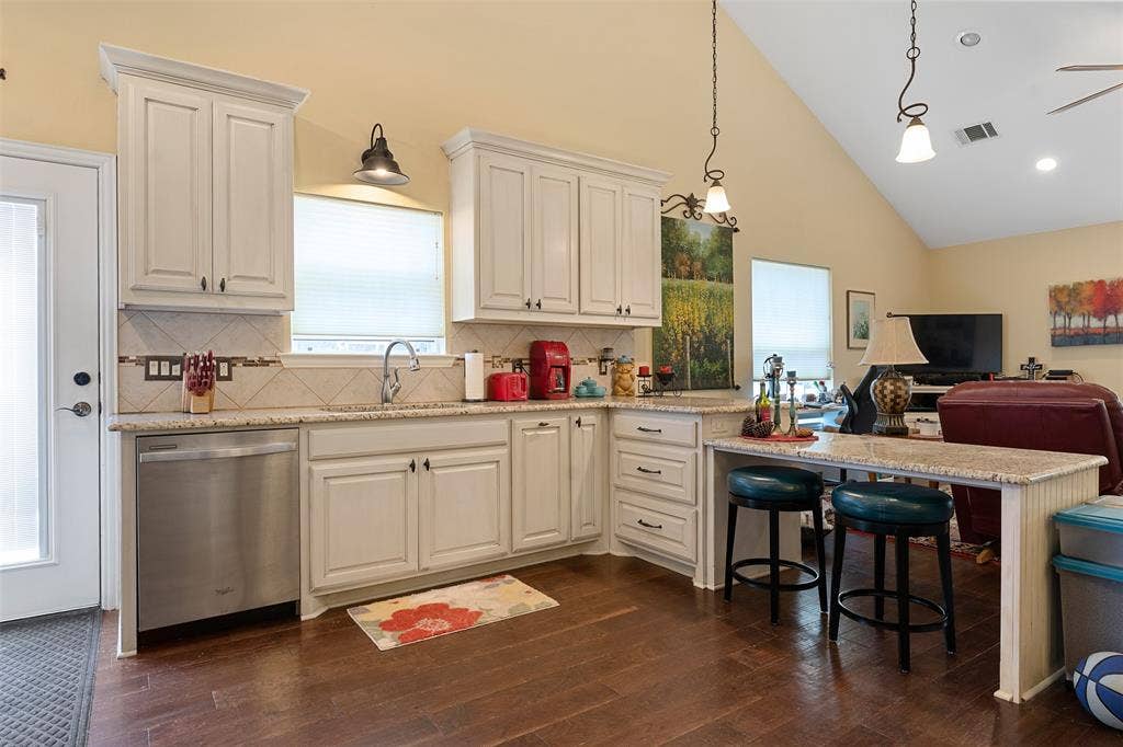 5270 Saddle Ridge Court, Athens, TX 75752 5270 Saddle Ridge Court, Athens, TX 75752