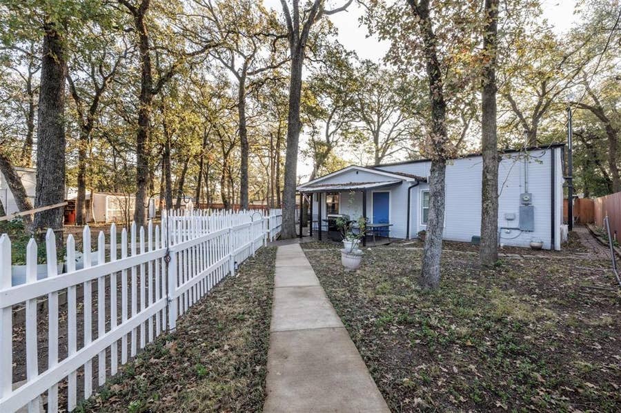 Property photo for 9953 Greentree Lane, Wills Point, TX