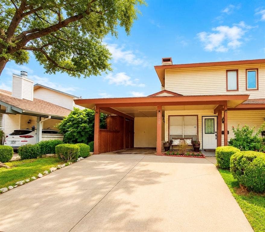 Property photo for 2010 Via Sonoma, Carrollton, TX