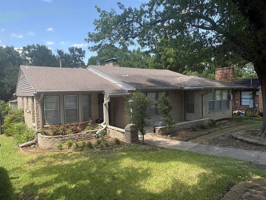 Property photo for 2207 Stevens Woods Lane, Dallas, TX