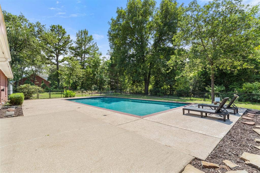 17681 Huckleberry Circle, Lindale, TX 75771 17681 Huckleberry Circle, Lindale, TX 75771