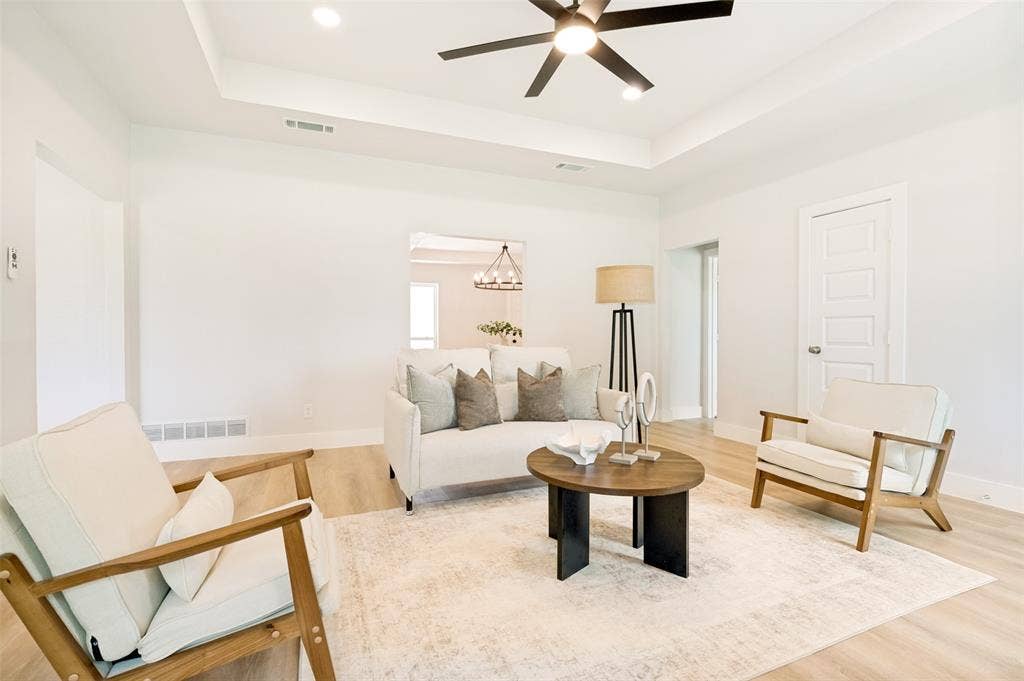 109 Shadow Drive, Red Oak, TX 75154 109 Shadow Drive, Red Oak, TX 75154