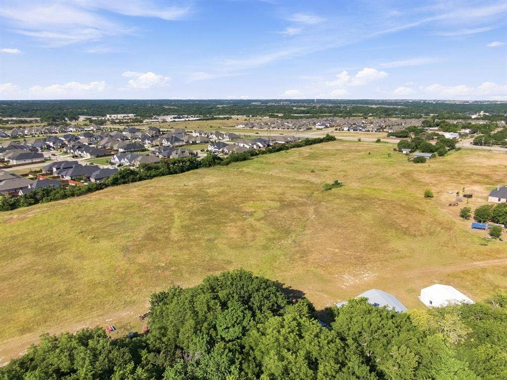 000 S Walnut Grove Road, Midlothian, TX 76065