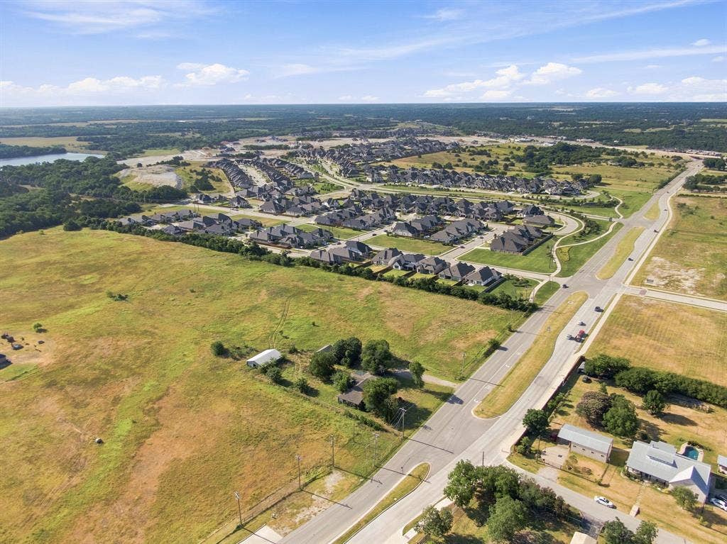 000 S Walnut Grove Road, Midlothian, TX 76065