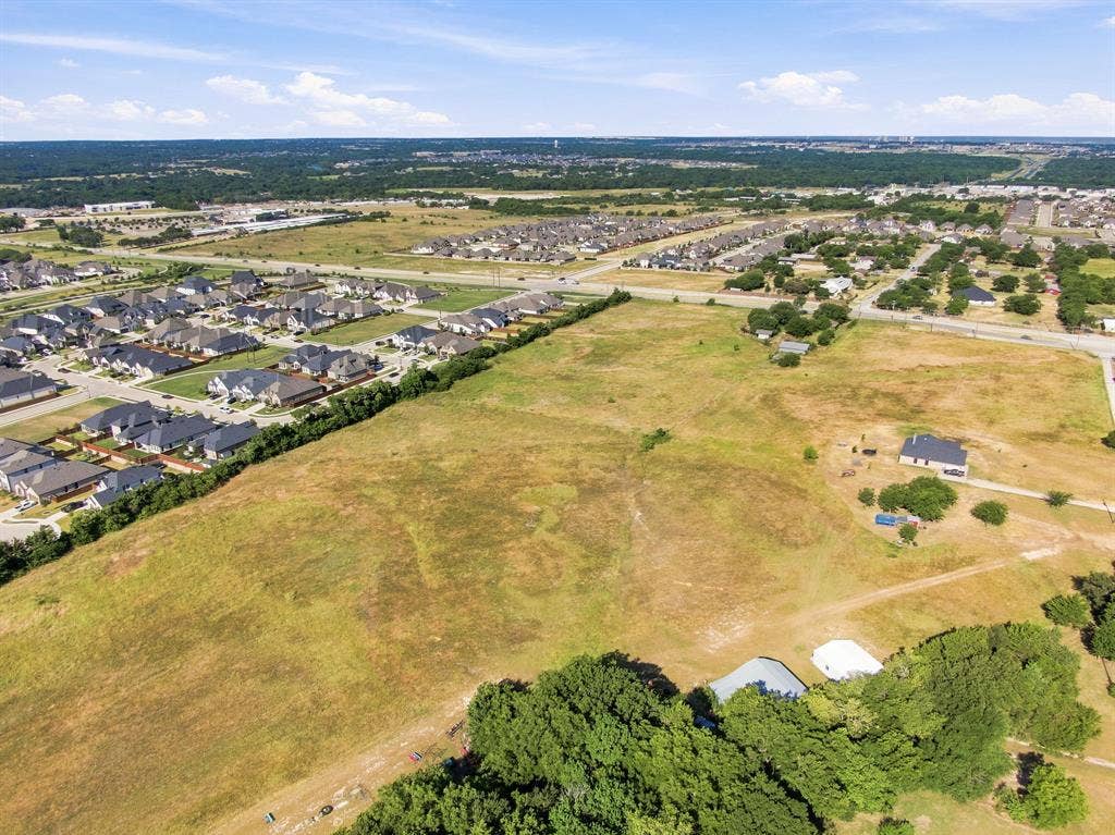 000 S Walnut Grove Road, Midlothian, TX 76065