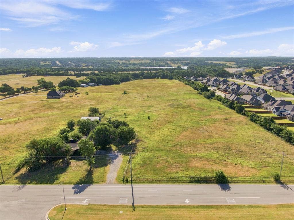 000 S Walnut Grove Road, Midlothian, TX 76065