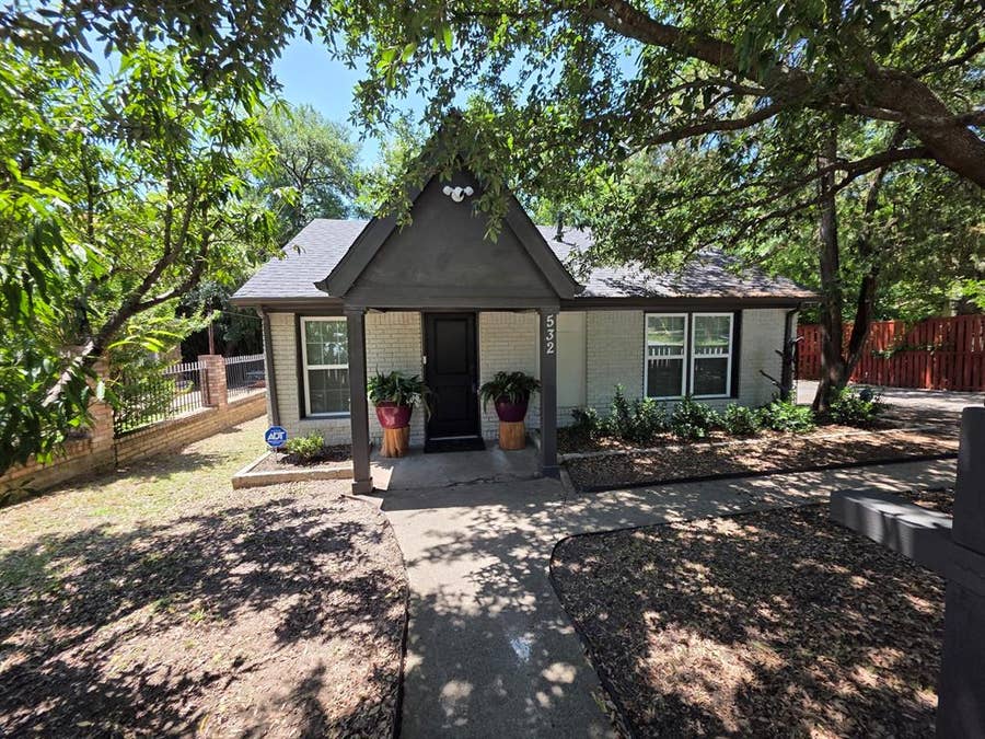Property photo for 532 Griffith Avenue, Dallas, TX