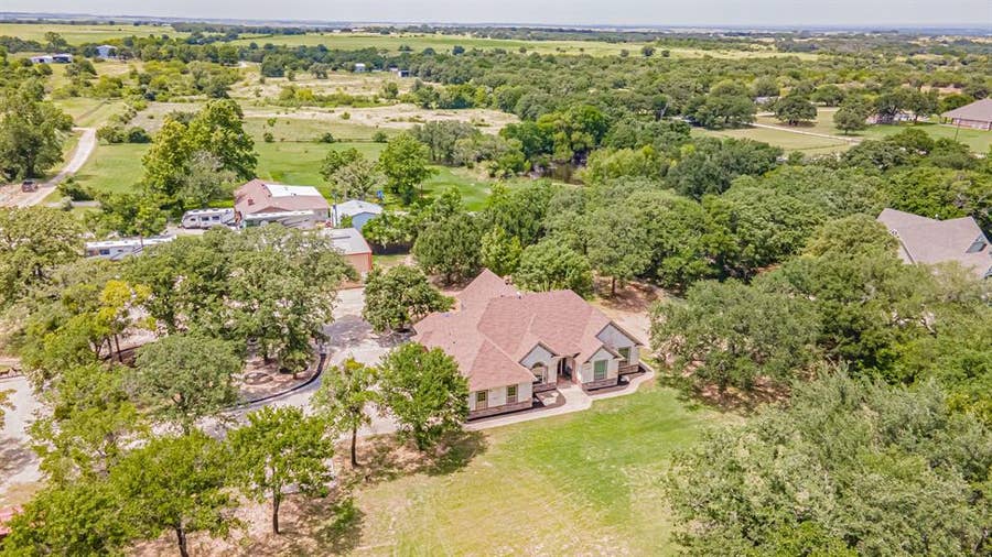 Property photo for 101 Windsong Lane, Tolar, TX