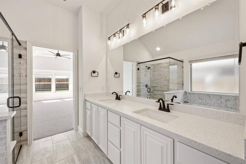 200 Sweetwater Drive, Commerce, TX 75428 200 Sweetwater Drive, Commerce, TX 75428