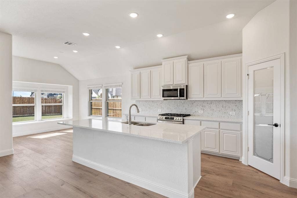 200 Sweetwater Drive, Commerce, TX 75428 200 Sweetwater Drive, Commerce, TX 75428