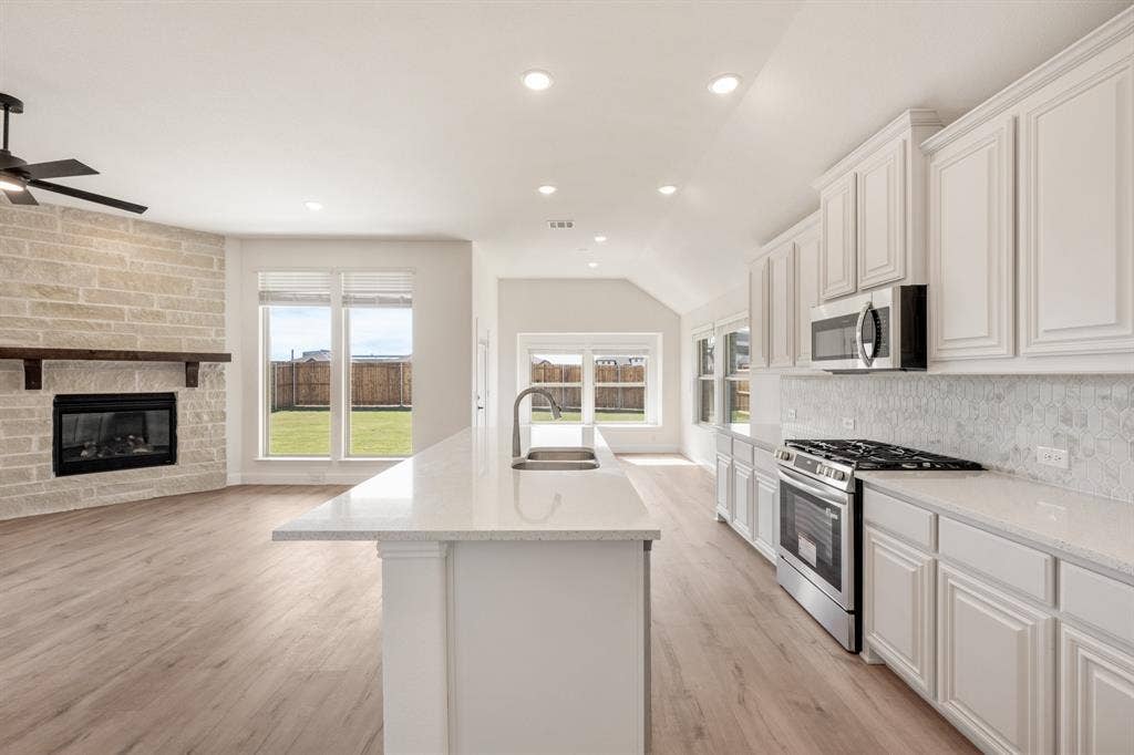 200 Sweetwater Drive, Commerce, TX 75428 200 Sweetwater Drive, Commerce, TX 75428