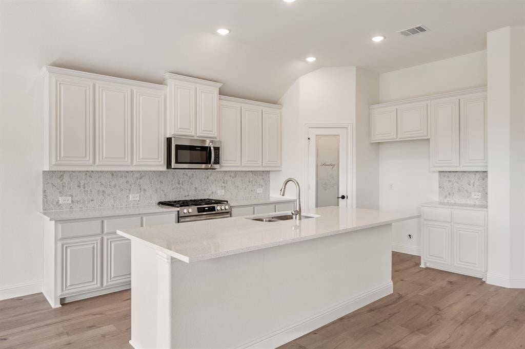 200 Sweetwater Drive, Commerce, TX 75428 200 Sweetwater Drive, Commerce, TX 75428