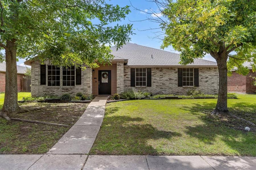 Property photo for 2809 Meadow Bluff Drive, Wylie, TX