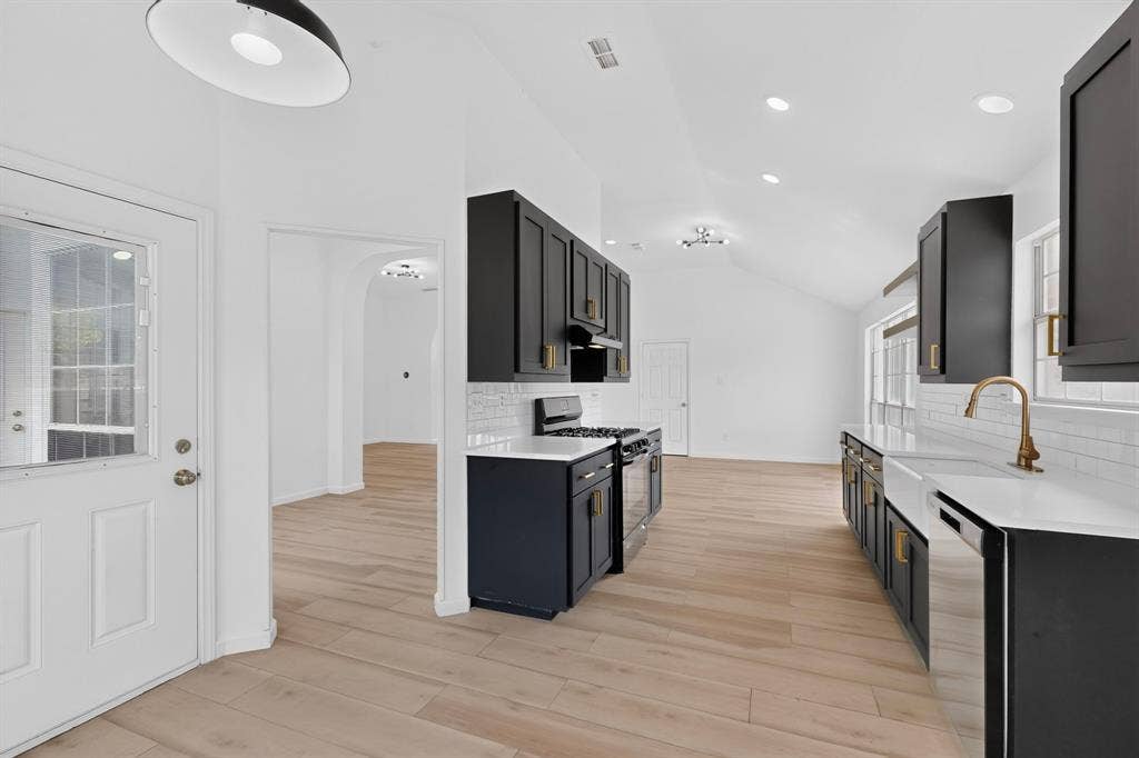 5203 Alta Vista Lane, Arlington, TX 76017 5203 Alta Vista Lane, Arlington, TX 76017